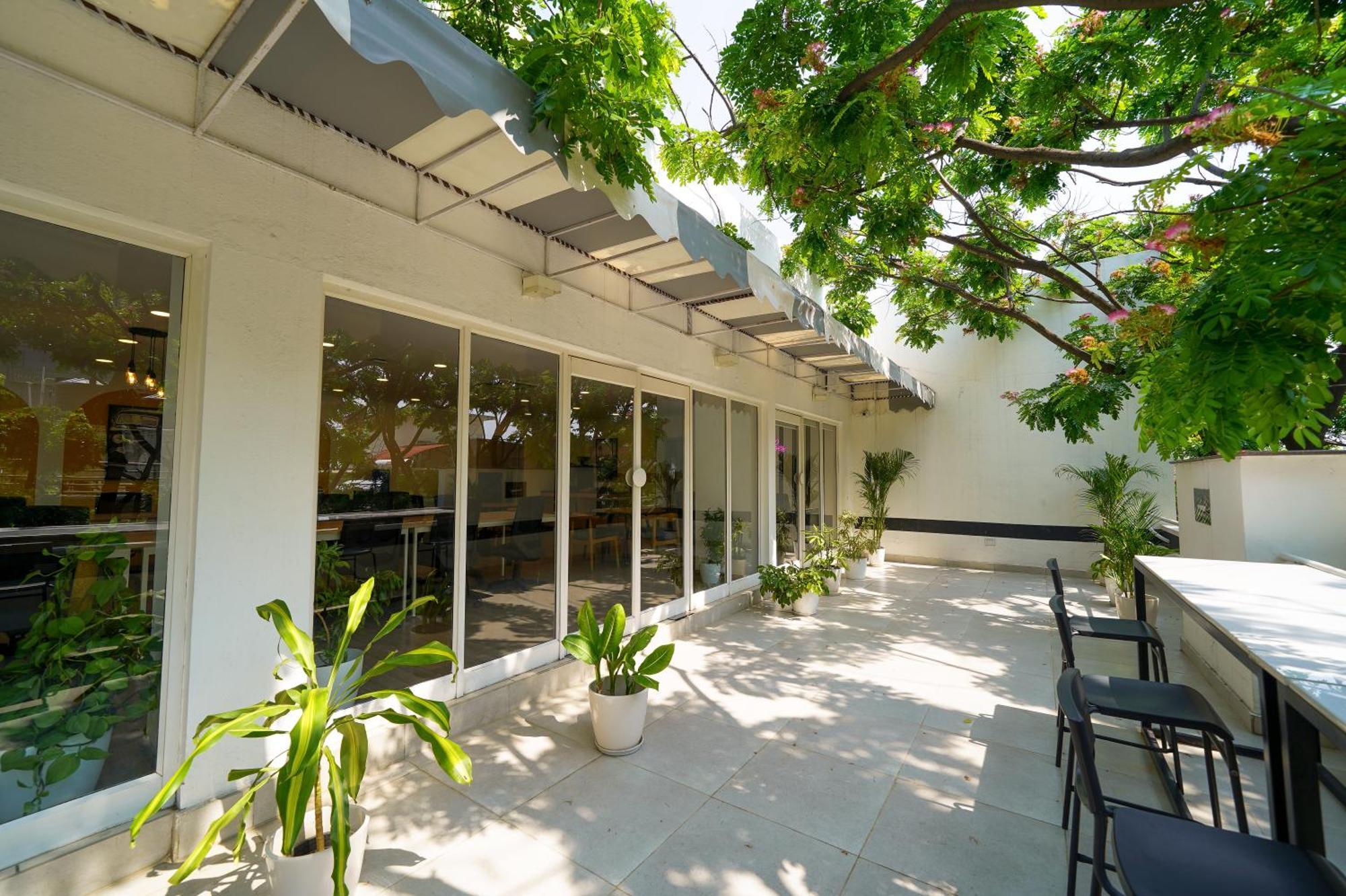 Olive Hotel Magrath By Embassy Group Bangalore Exterior photo